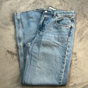 Levis loose straight jeans